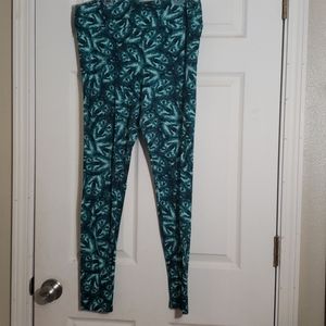 Lularoe wolf leggings
